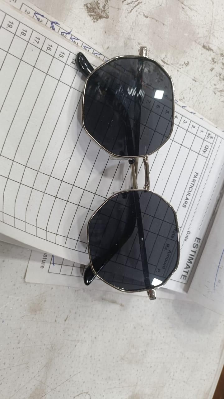 Suga Octagon Round Black Sunglass